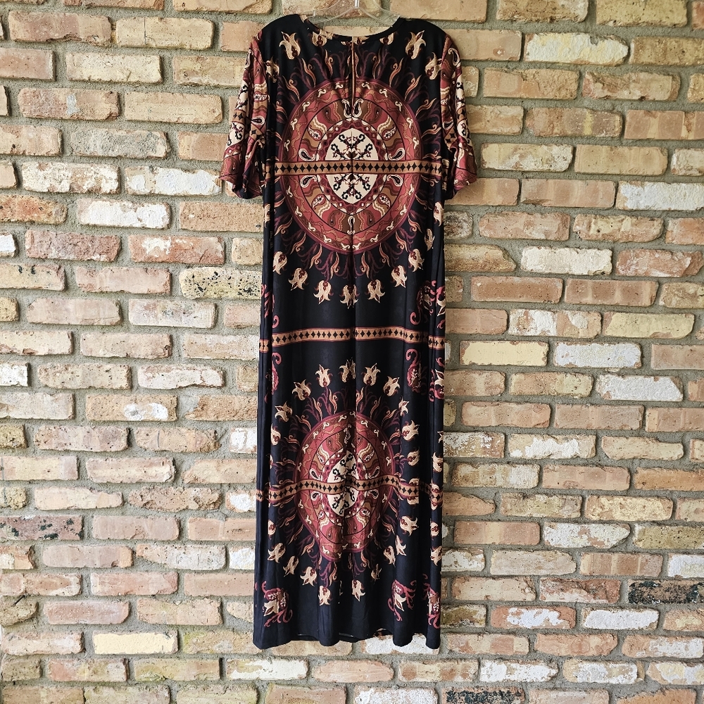 Short Sleeved Medalion Maxi Dress Rust And Black